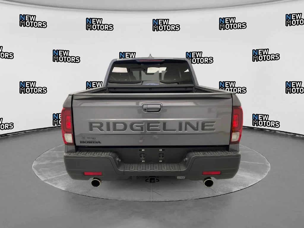 Used 2025 Black Honda RTL image 3