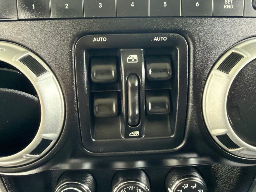 2011 Jeep Wrangler Unlimited Rubicon - Photo 28