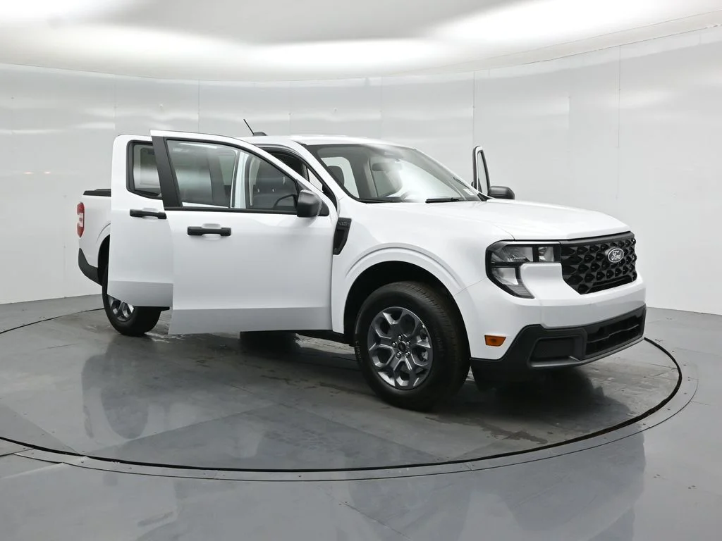 New 2026 Oxford White Ford XLT image 29