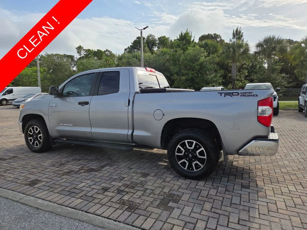 Used 2016 Silver Toyota SR5 image 9