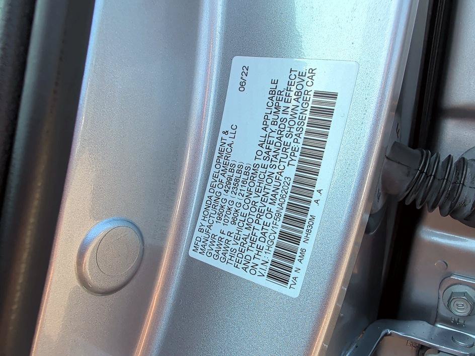 Used 2022 Silver Honda EX-L image 32