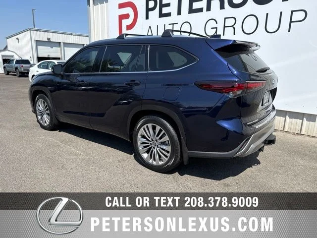 Used 2024  Toyota Platinum image 6