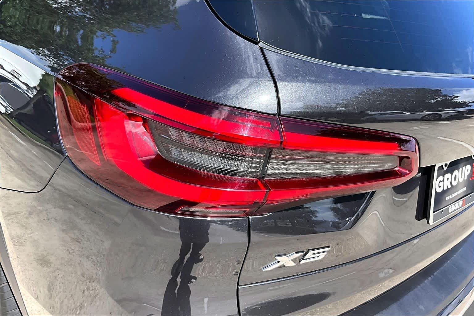 Used 2023 Dark Graphite Metallic BMW sDrive40i image 28
