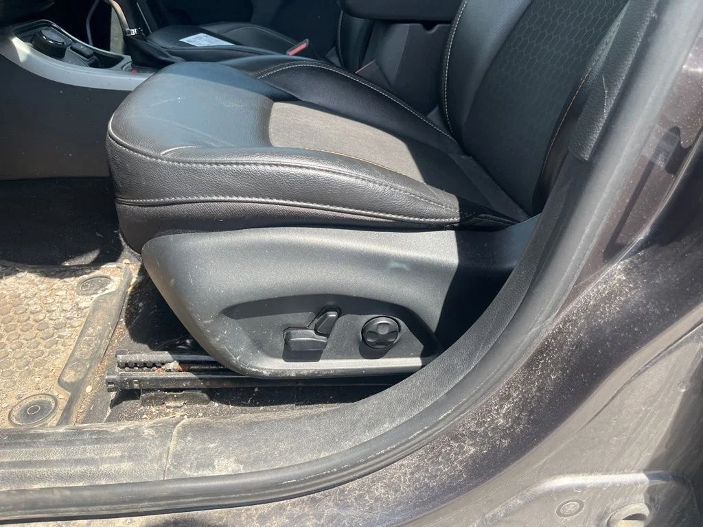 Used 2021 Gray Jeep Latitude image 19