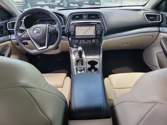 Used 2017 Red Nissan 3.5 SV image 15