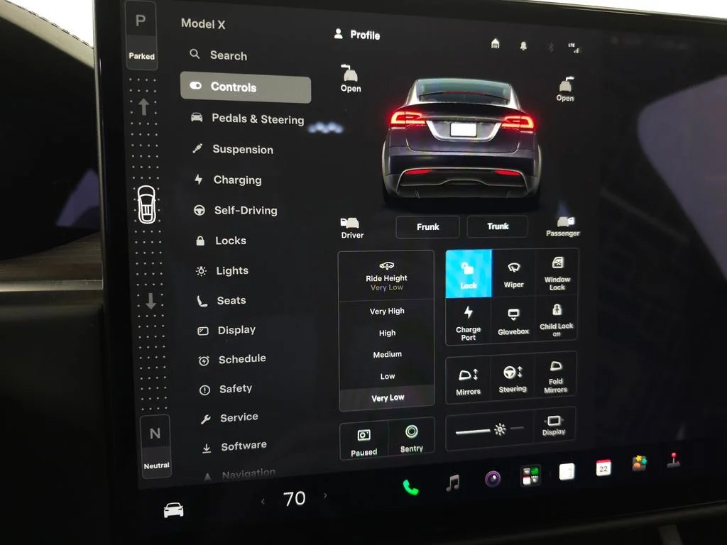 Used 2023  Tesla Standard Range image 23