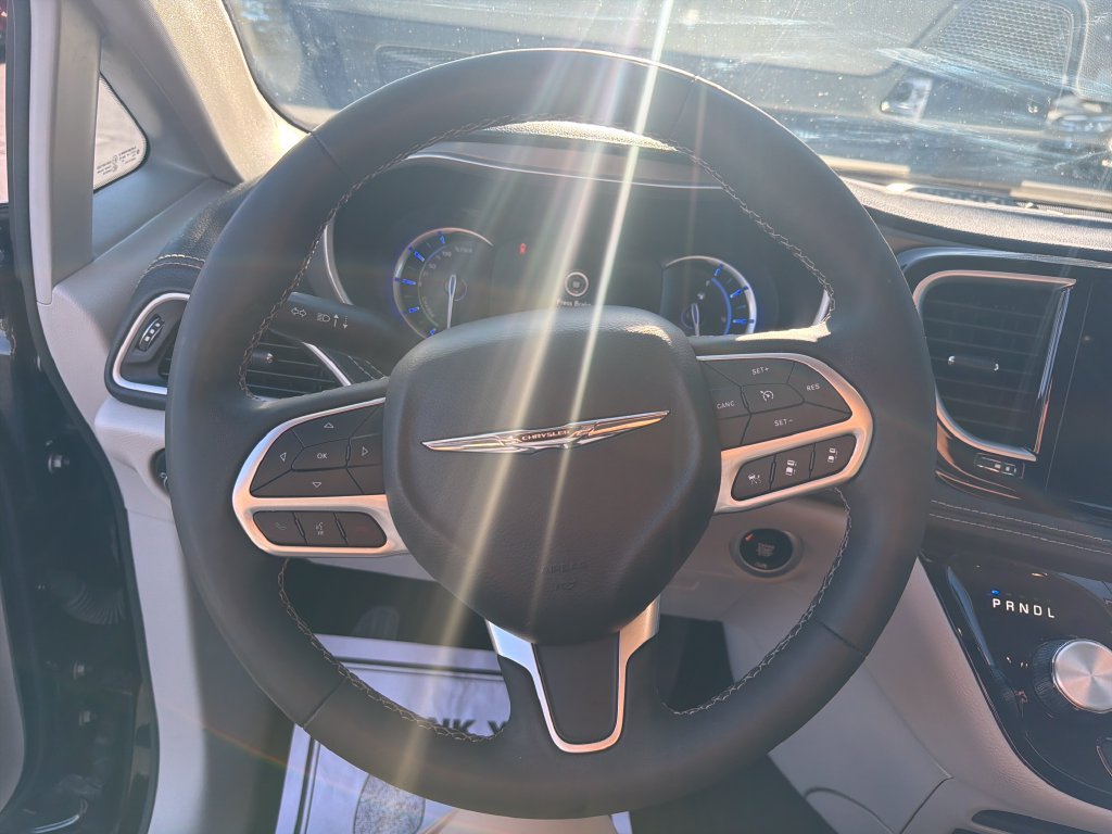 Used 2023 Black Chrysler Touring L image 13