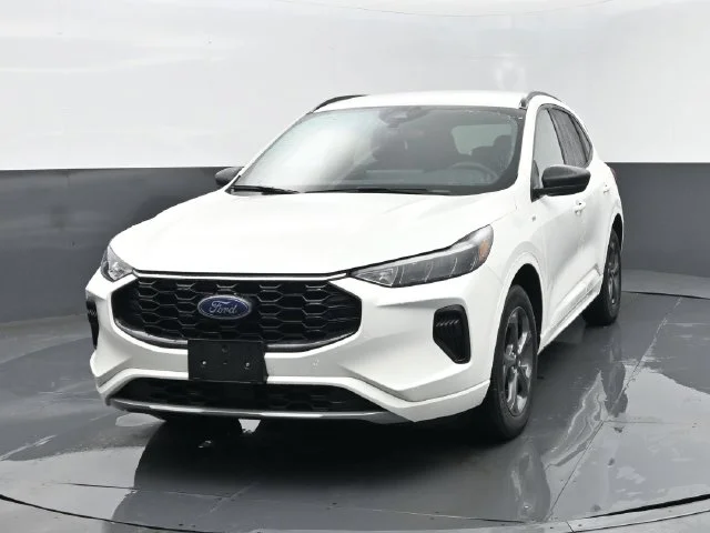 Used 2023 White Metallic Ford ST-Line image 24