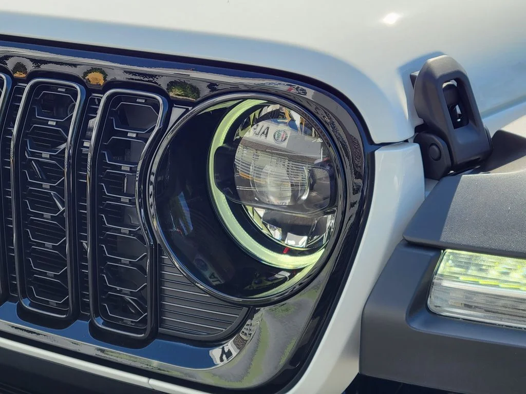 New 2026 Bright White Clear-Coat Exterior Paint Jeep Willys image 23