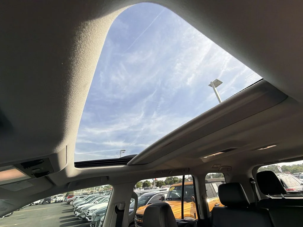 Used 2016 Black Toyota Base image 28