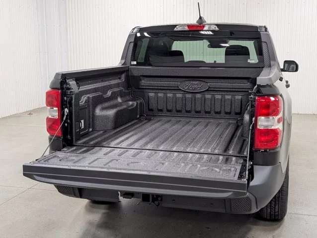 New 2026 Shadow Black Ford XLT image 19