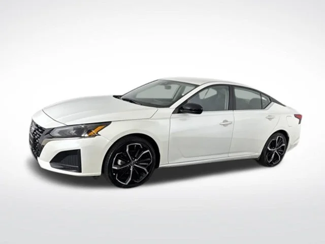 Used 2024 White Nissan 2.5 SR image 5