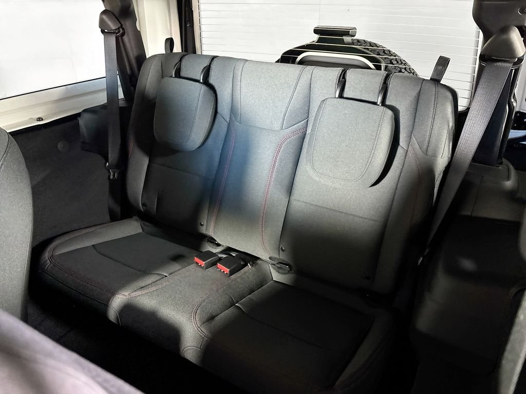 New 2026 Black Clear-Coat Exterior Paint Jeep Rubicon image 19