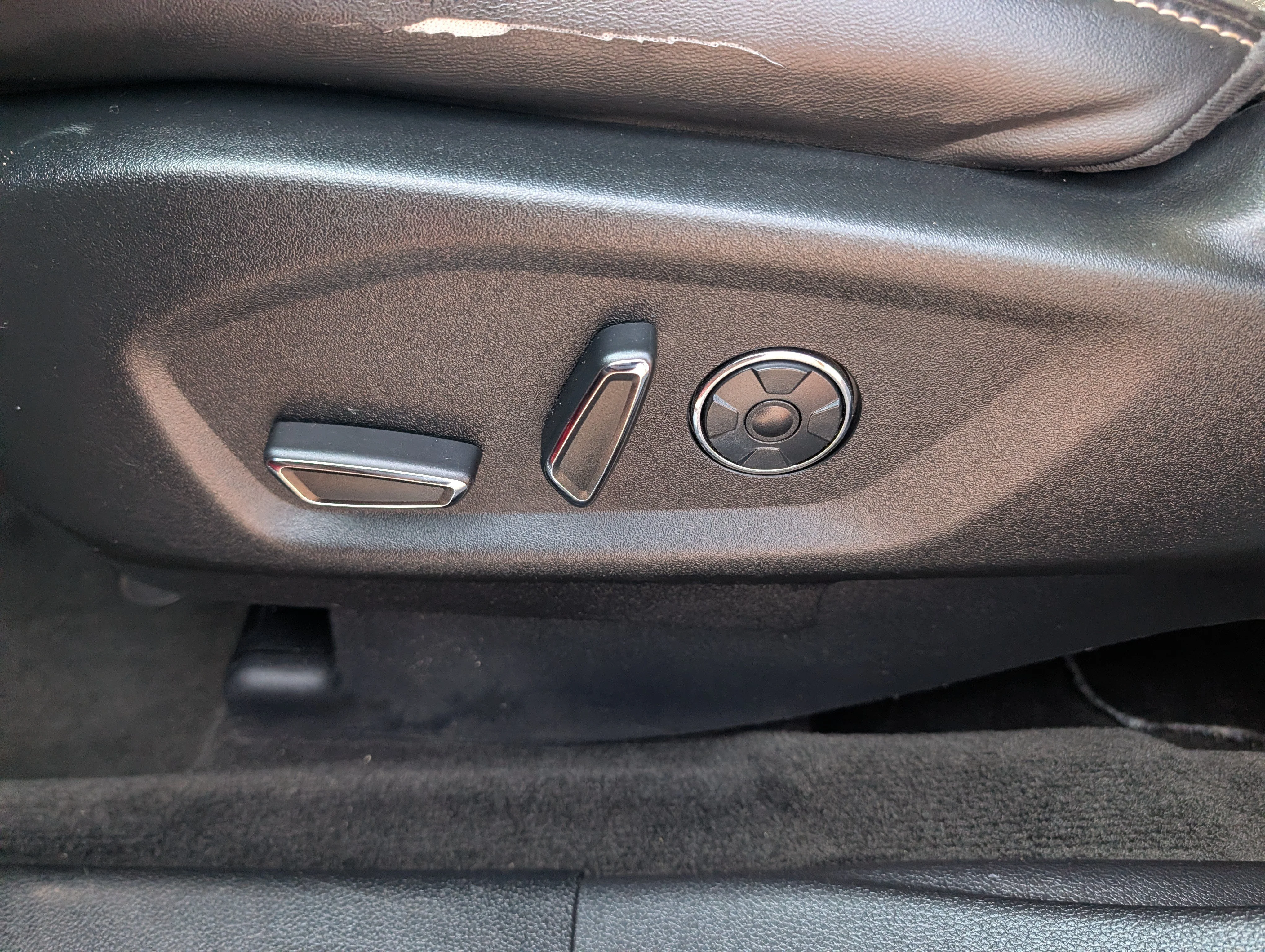Used 2018 Ruby Red Metallic Tinted Clearcoat Ford Platinum image 23