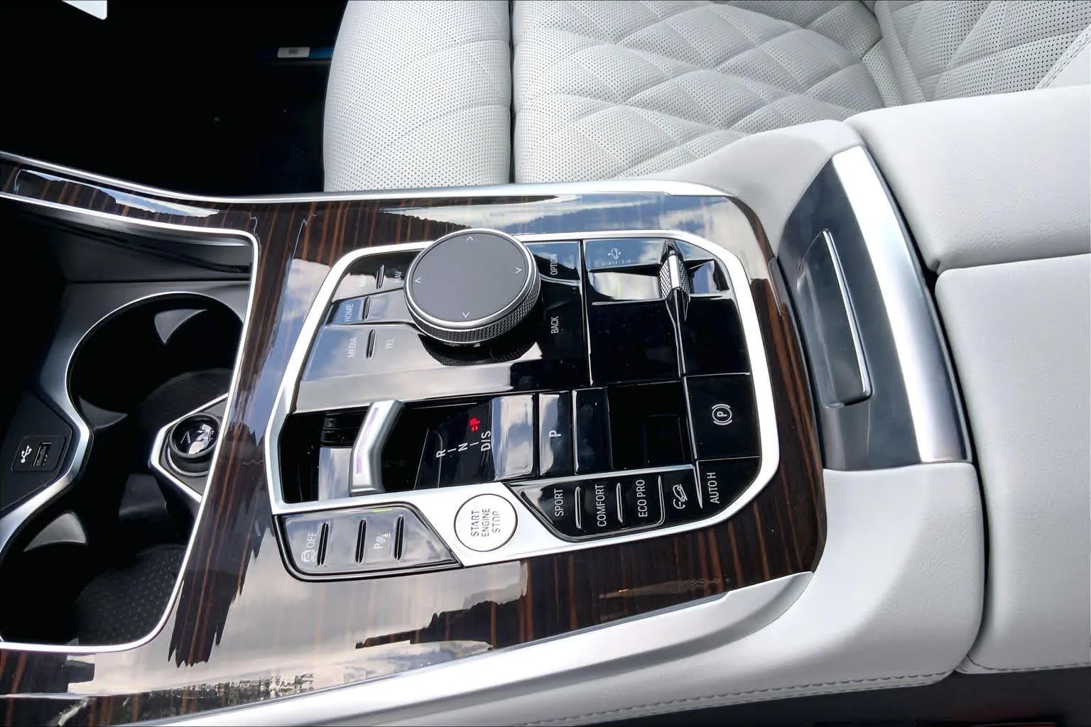 New 2027 Dravit Grey Metallic BMW xDrive40i image 7