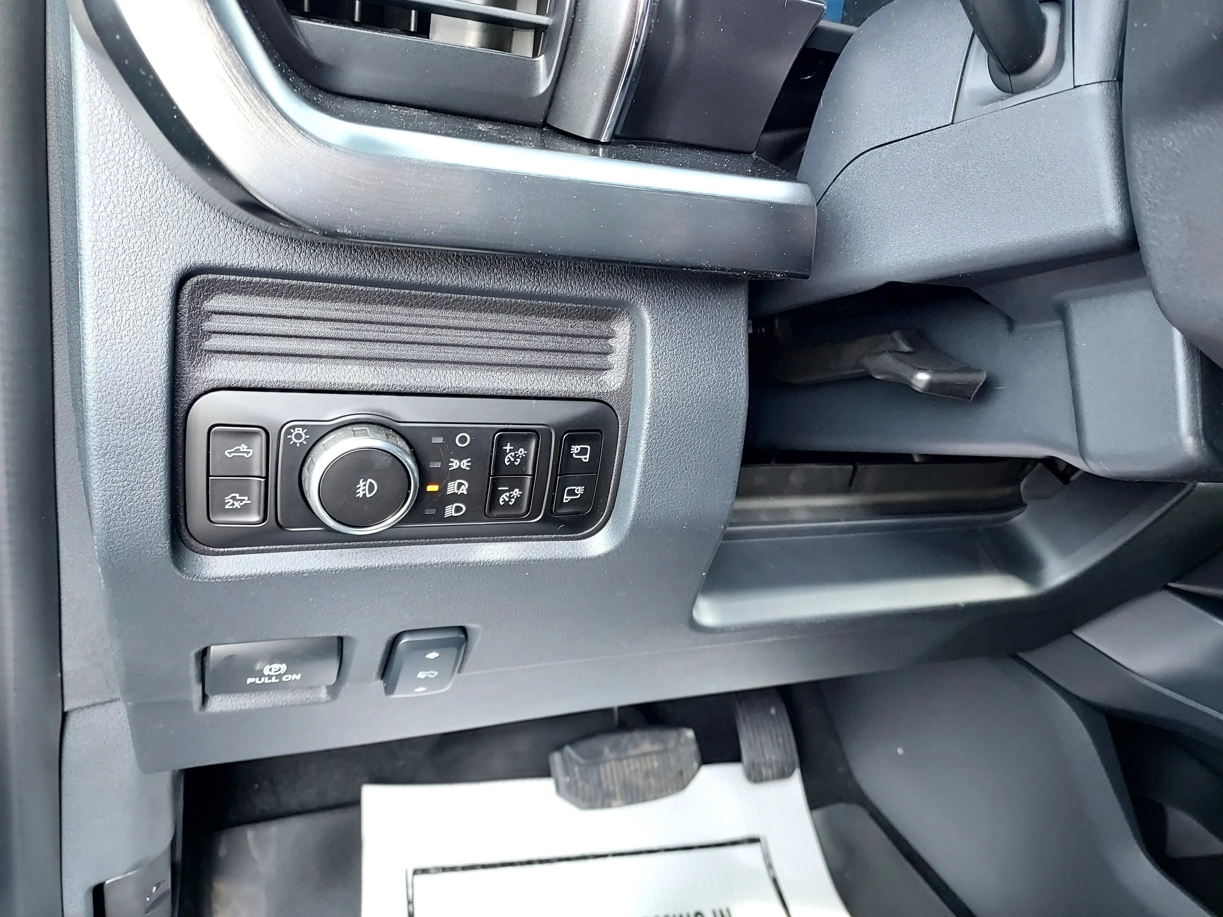 New 2026 Star White Metallic Tri-Coat Ford LARIAT image 40