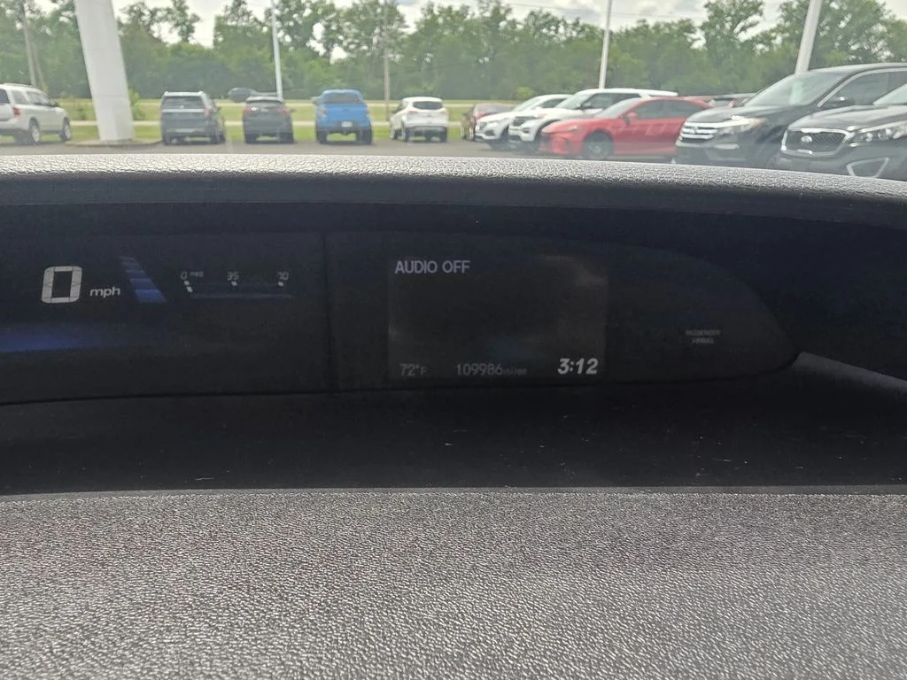 Used 2014 Alabaster Silver Metallic Honda LX image 16