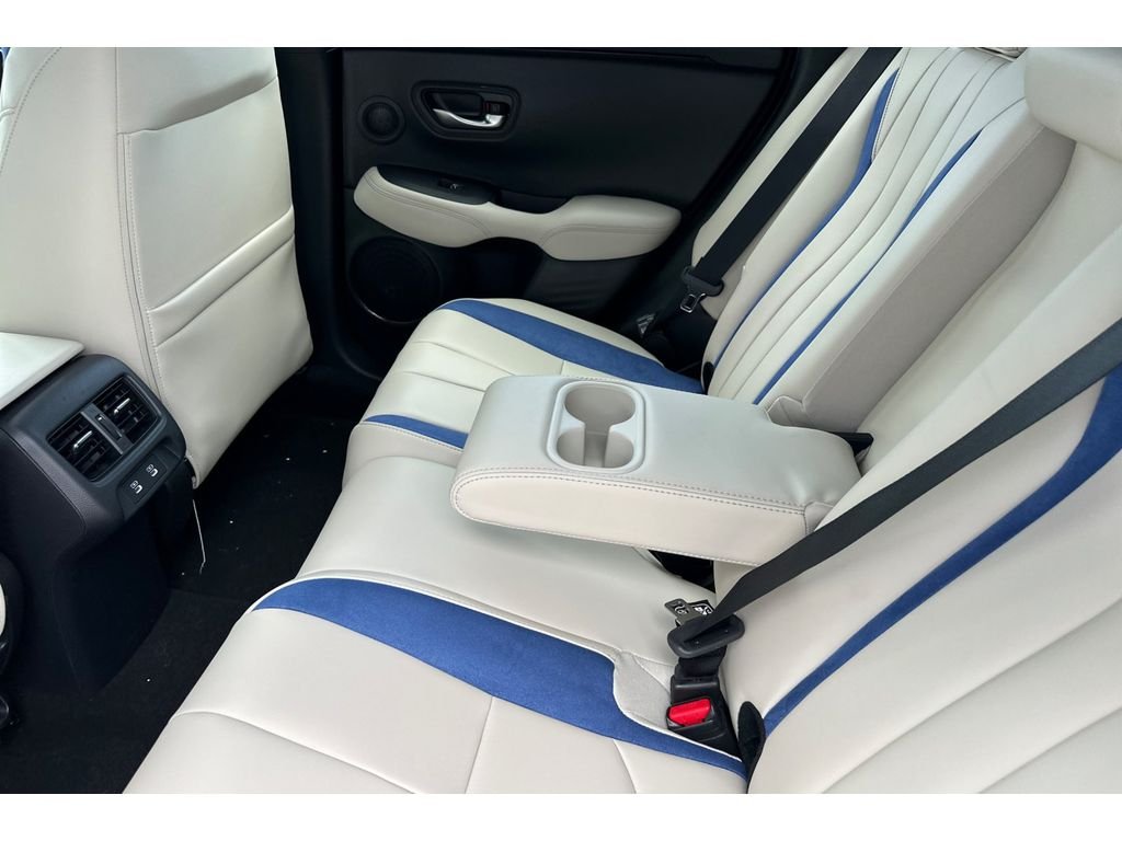 Used 2025 PLATINUM WHITE Acura w/A-Spec Package image 9