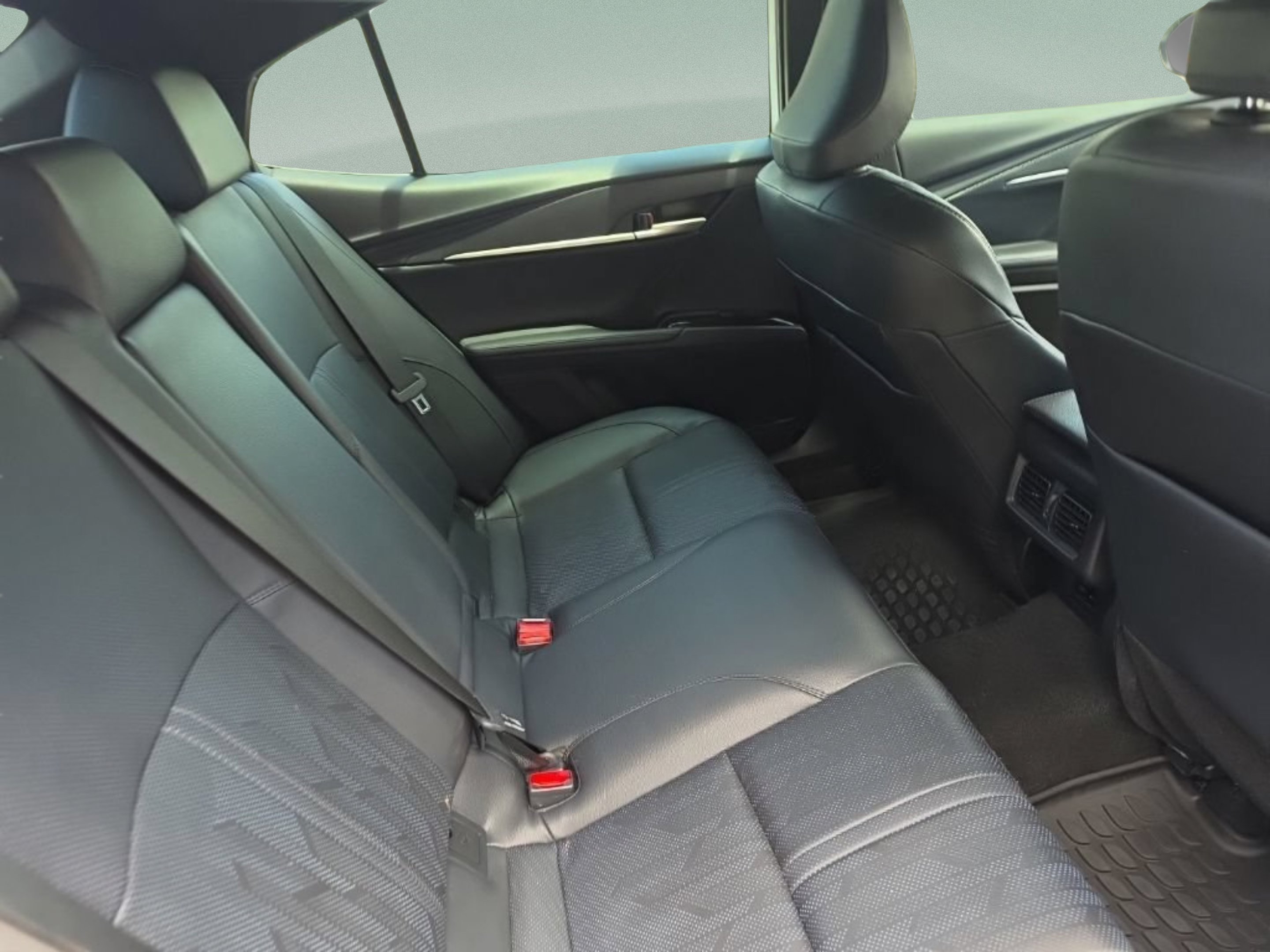Used 2025 Off-white Toyota XSE image 24