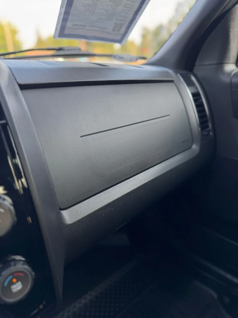 Used 2011 White Suede Ford Limited image 31