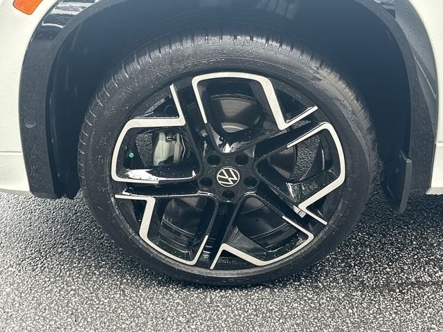 New 2026 White Volkswagen 2.0T SEL R-Line Turbo image 11