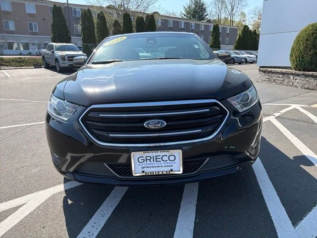 Used 2018 Ford Taurus Limited with VIN 1FAHP2F82JG143781 for sale in Branford, CT