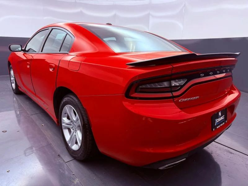 Used 2022  Dodge SXT Sedan 4D image 4