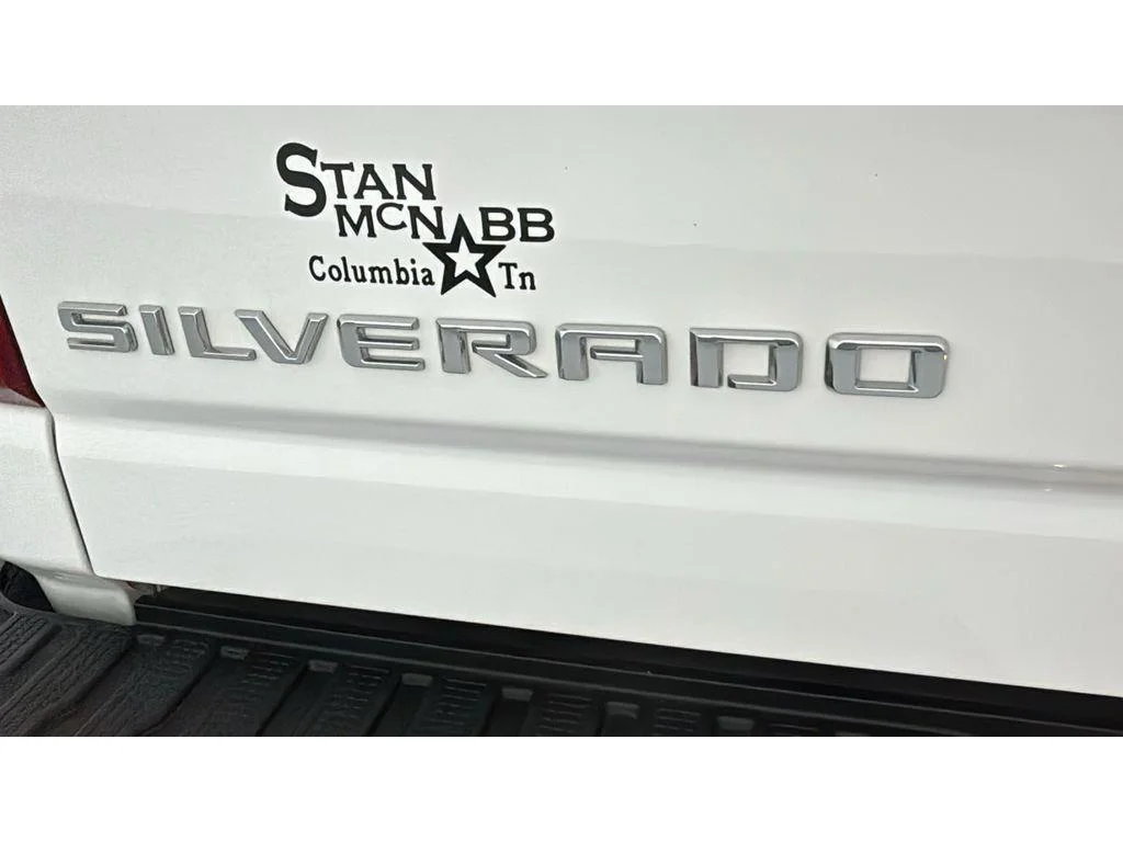 Used 2025 Summit White Chevrolet LT image 7