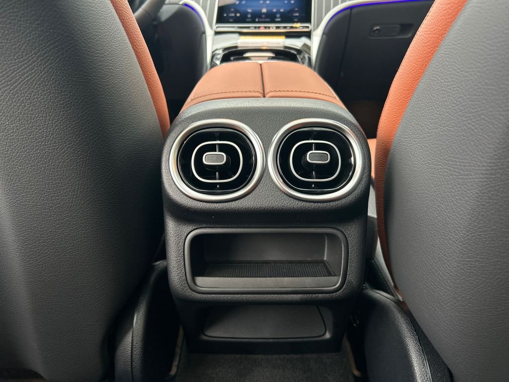 New 2027 Polar White Mercedes-Benz GLC 300 image 24