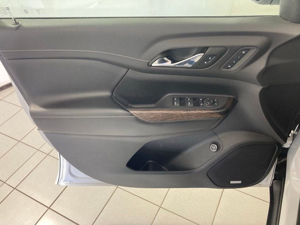Used 2021 WHITE FROST TRICOAT GMC Denali image 15