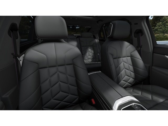 New 2026 Oxide Grey Metallic BMW 750e xDrive image 11