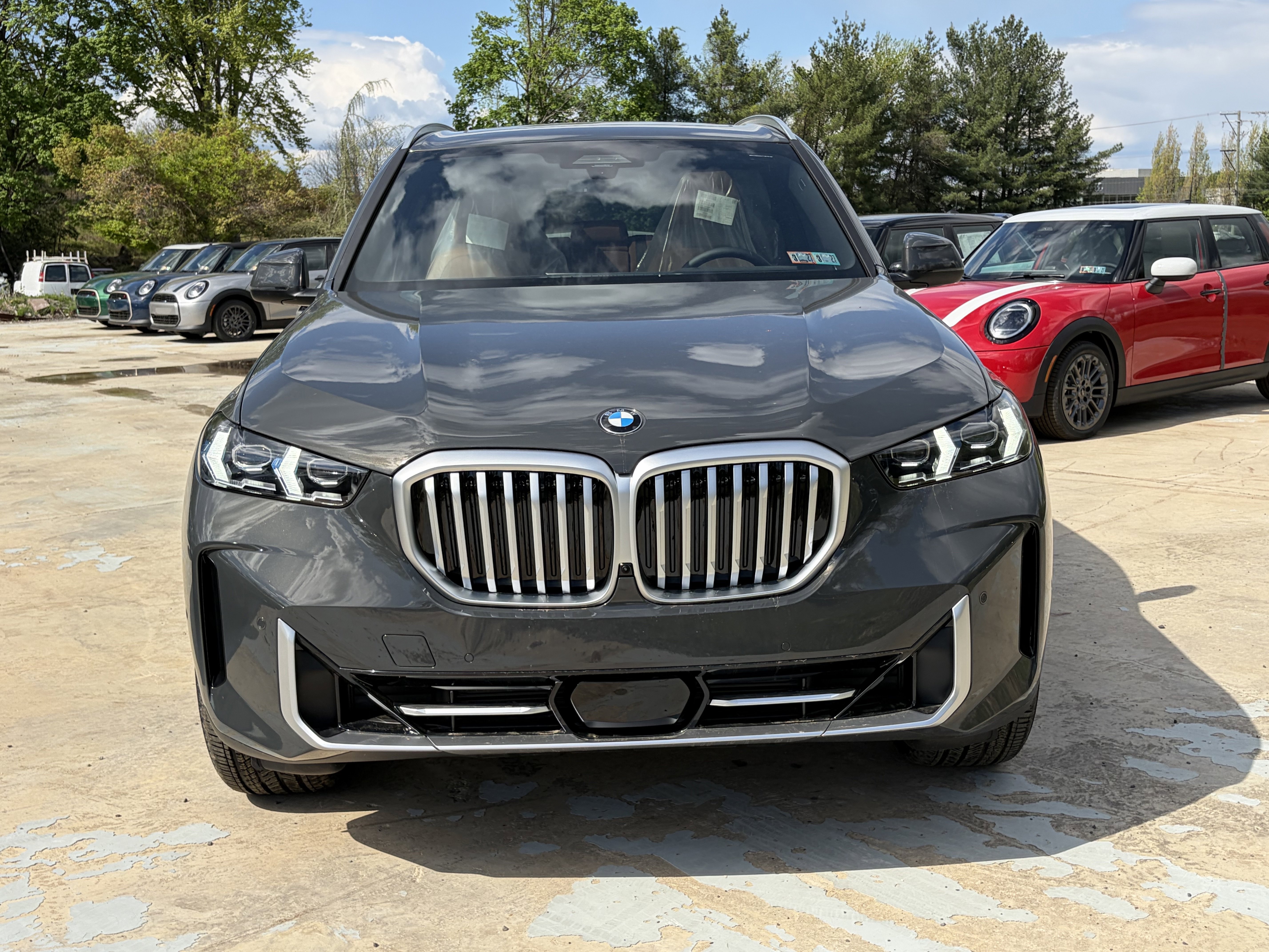 New 2026 Dravit Grey Metallic BMW xDrive40i image 2
