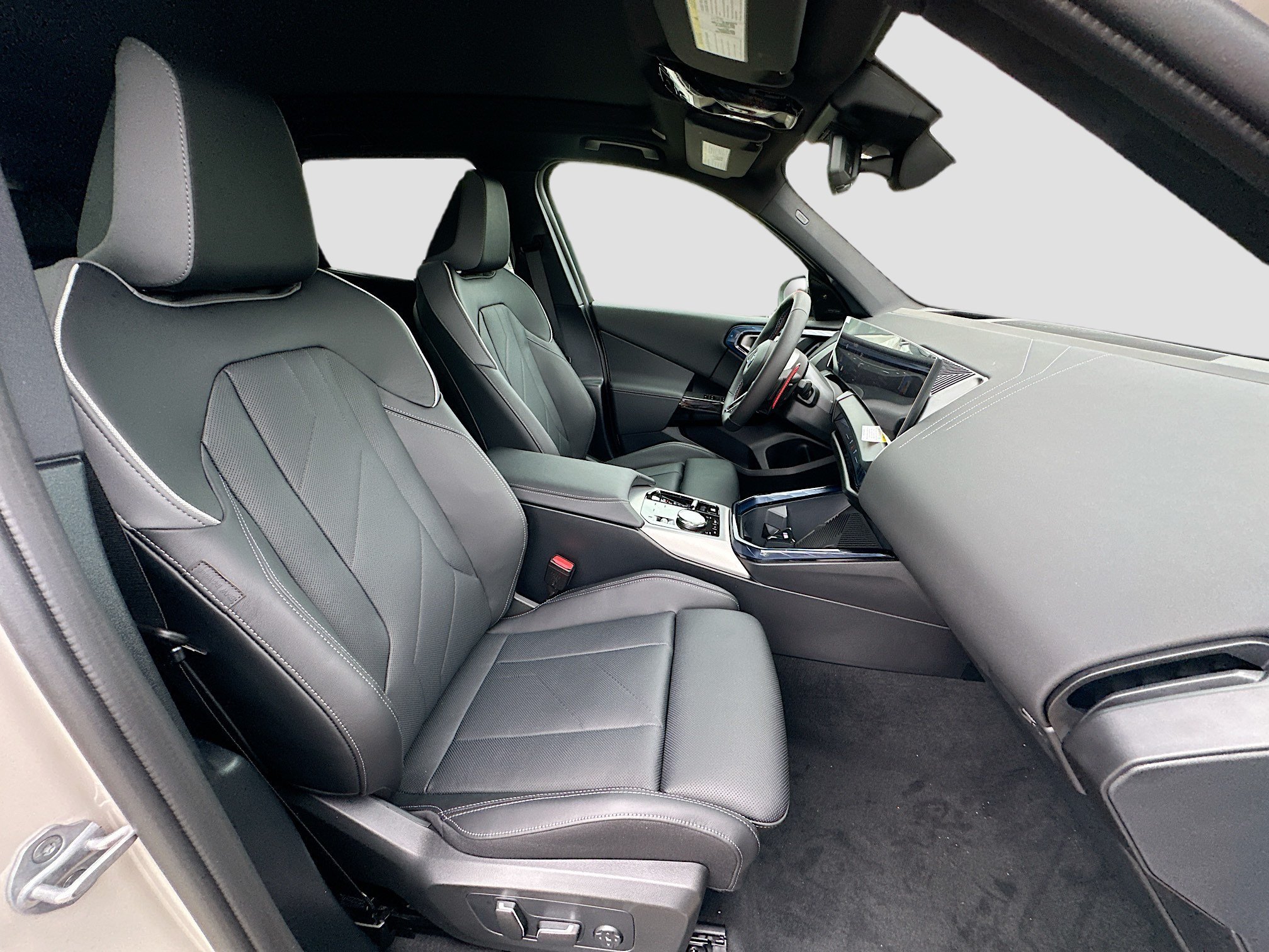 New 2026 Dune Grey Metallic BMW M50 xDrive image 19