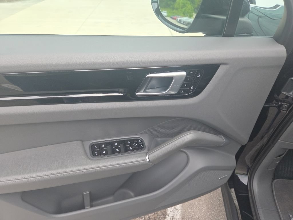 Used 2019 Jet Black Metallic Porsche Base image 14