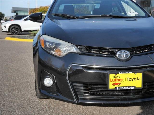 Certified Used 2016 BLACK SAND PEARL Toyota  image 16
