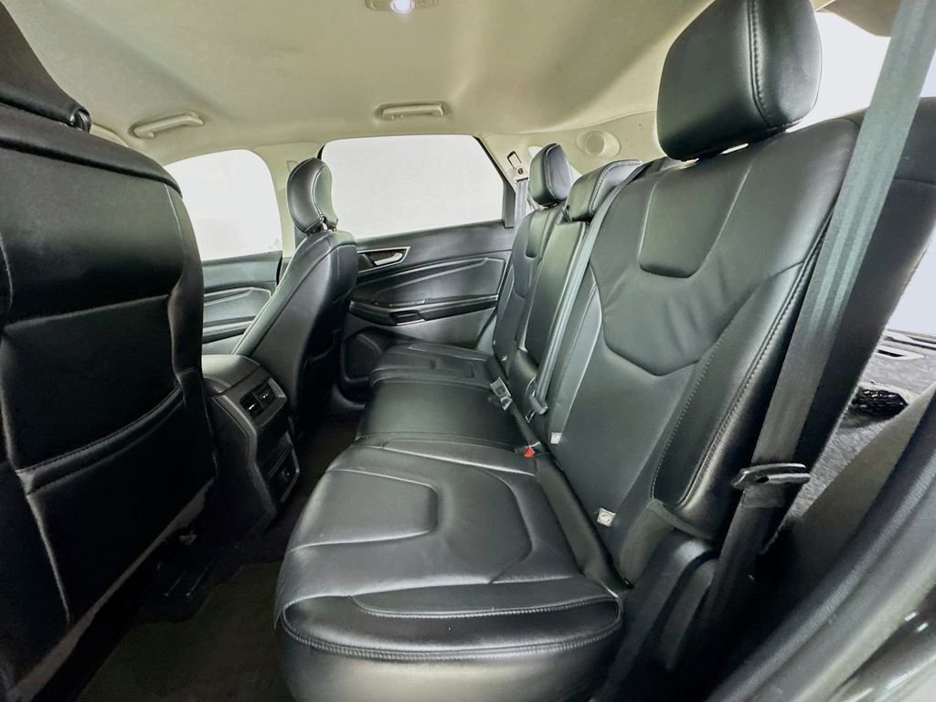 Used 2016 Gray Metallic Ford Titanium image 29