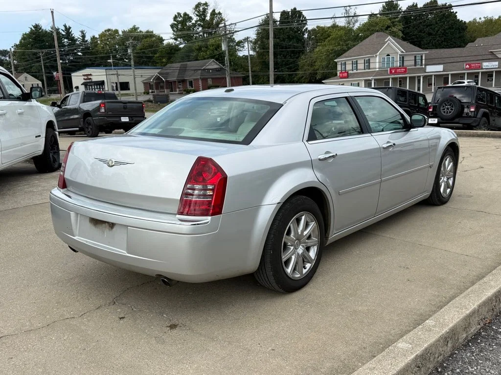Used 2007 Silver Chrysler Base image 6