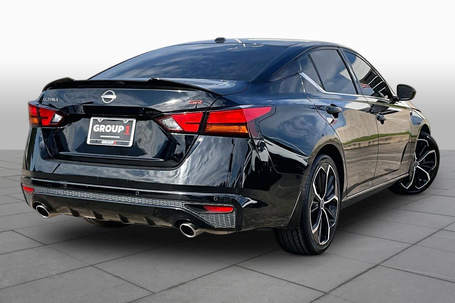 Used 2024 Super Black Nissan 2.5 SR image 13