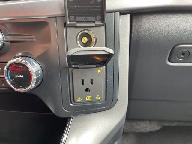 New 2026 Carbonized Gray Metallic Ford XLT image 36