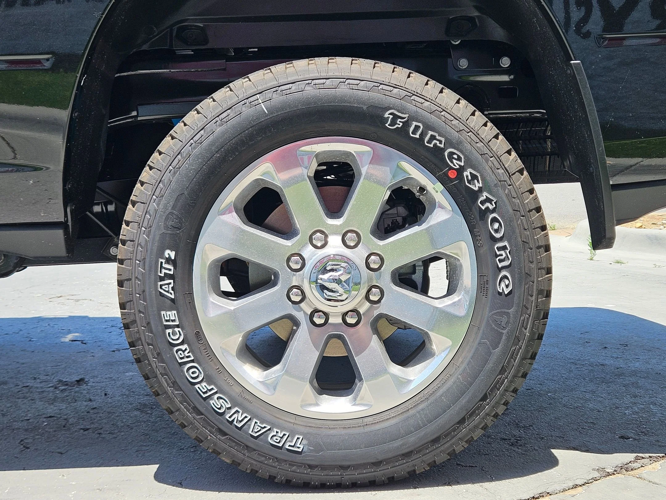 New 2026 Diamond Black Crystal Pearlcoat Ram Laramie image 24
