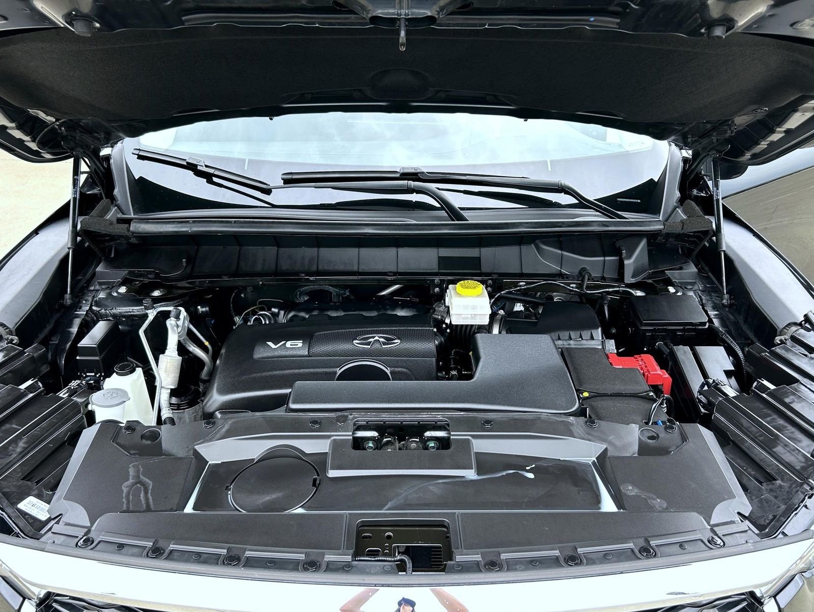 Certified Used 2023 Black INFINITI LUXE image 26