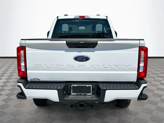 New 2026 Oxford White Ford XL image 5