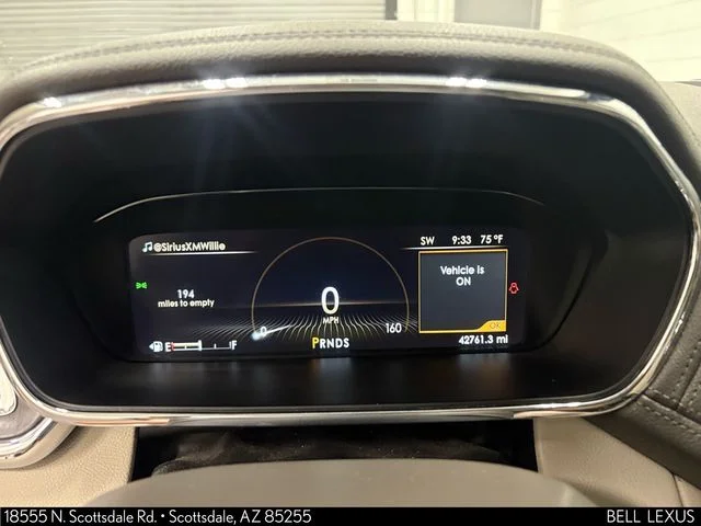 Used 2017 Gold Lincoln Reserve image 24