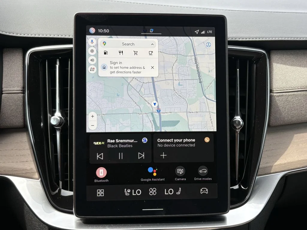 2026 Volvo XC90 Plus - Photo 17