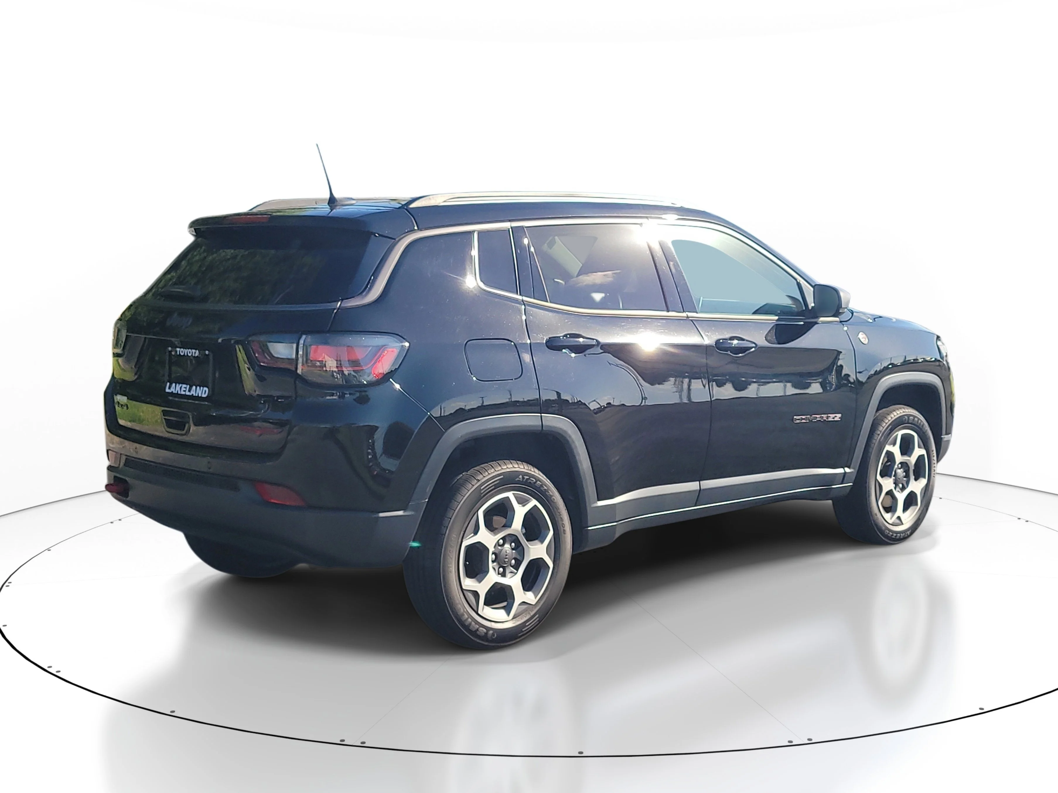 Used 2022 Diamond Black Crystal Pearlcoat Jeep Trailhawk image 6