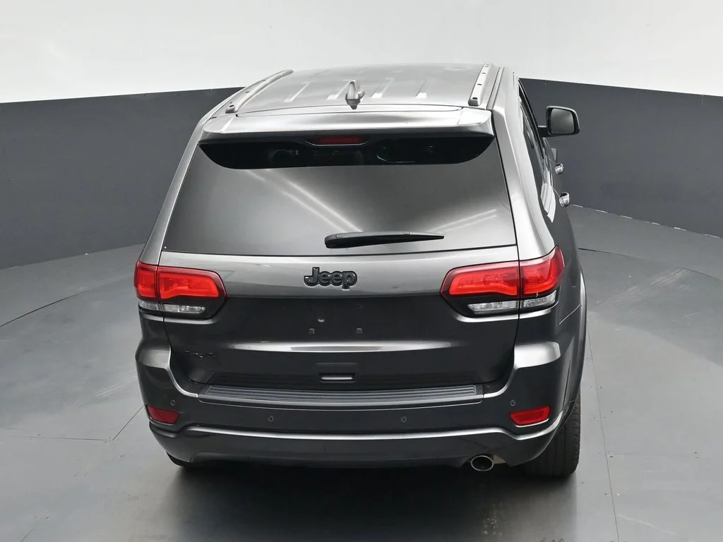 Used 2021 Gray Jeep Laredo X image 25