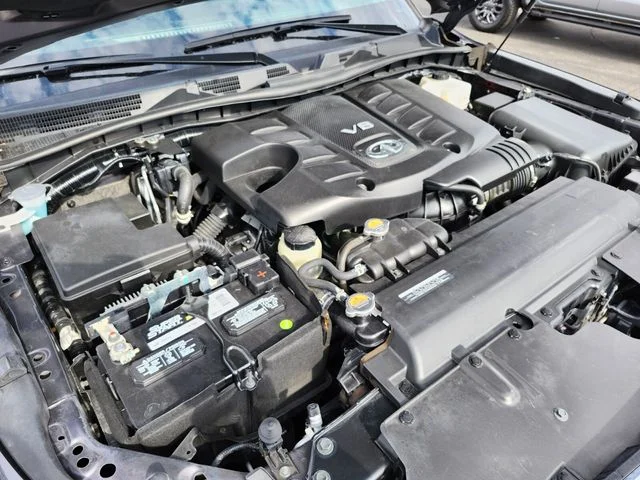 Used 2024 Gray INFINITI LUXE image 24