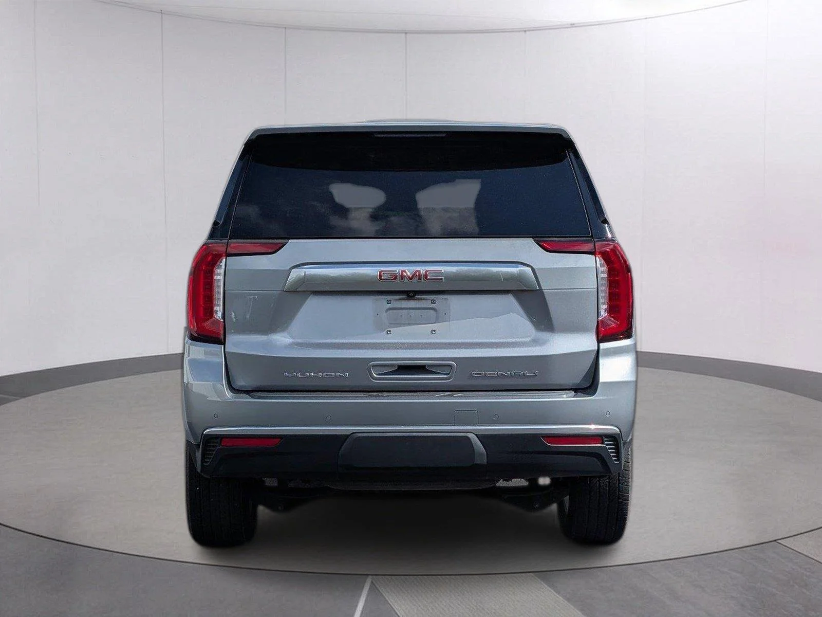 Used 2023 STERLING METALLIC GMC Denali image 4