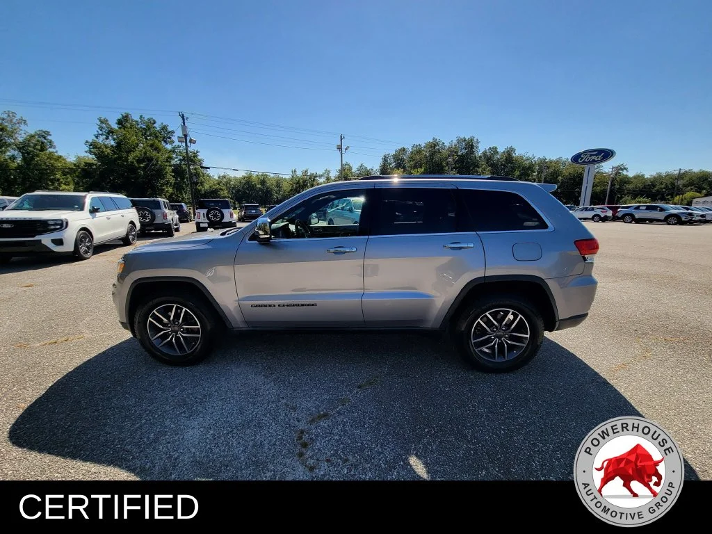 Used 2019 Silver Jeep Limited image 3