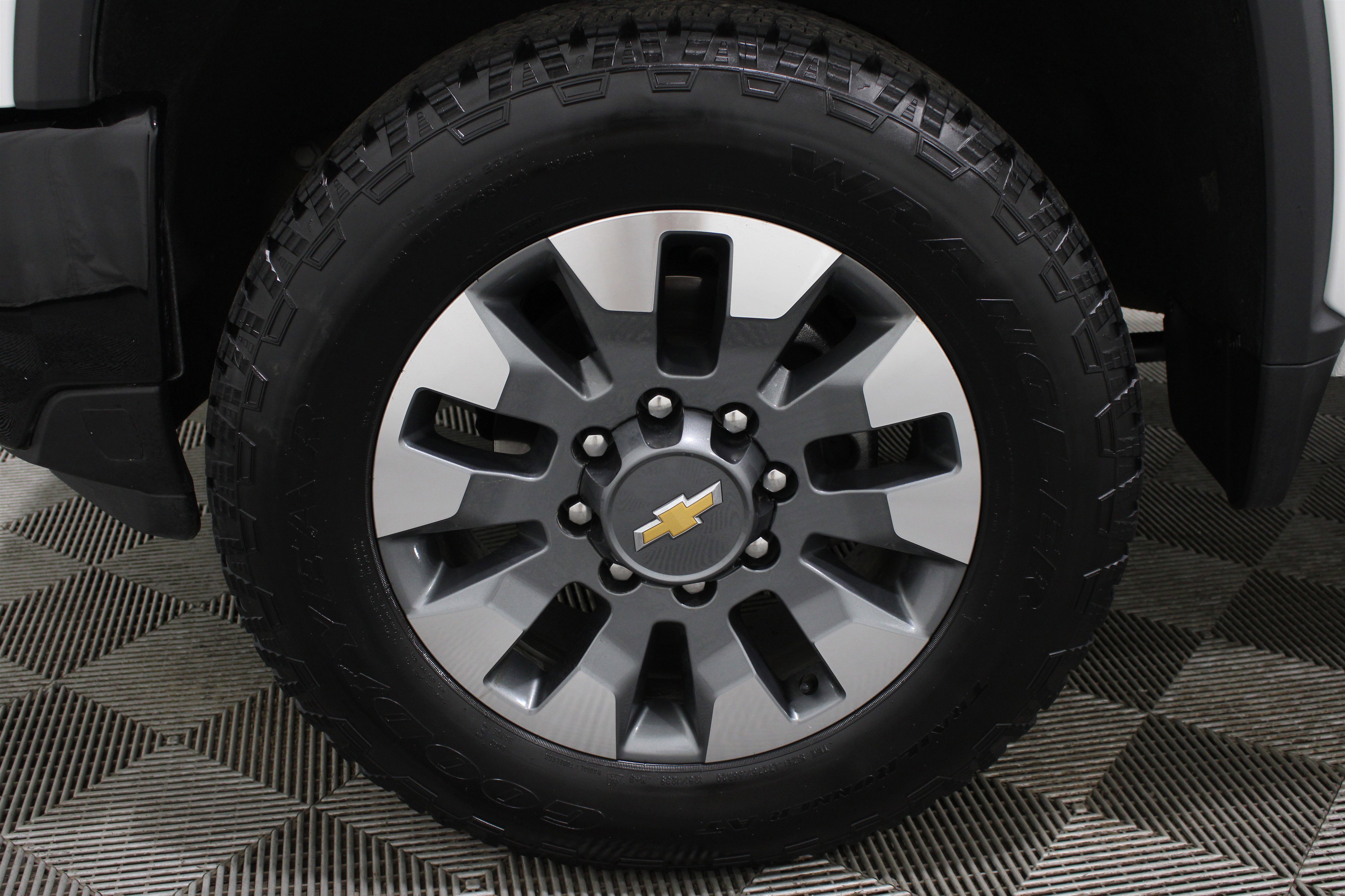 Used 2025 Summit White Chevrolet Custom image 35